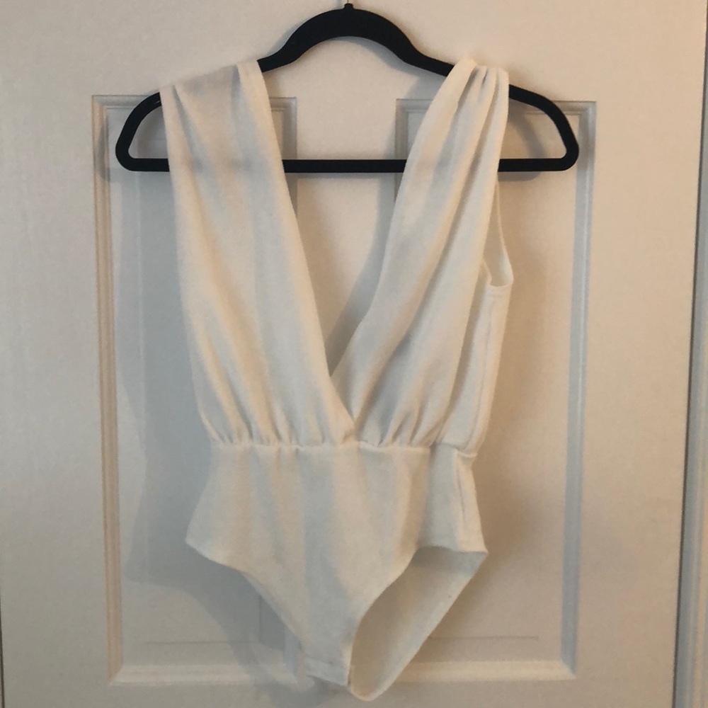 NWT BOOHOO BODYSUIT WHITE